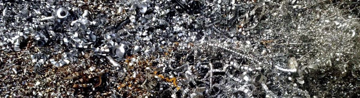 Stål- og aluminiumsavfall. Foto.
