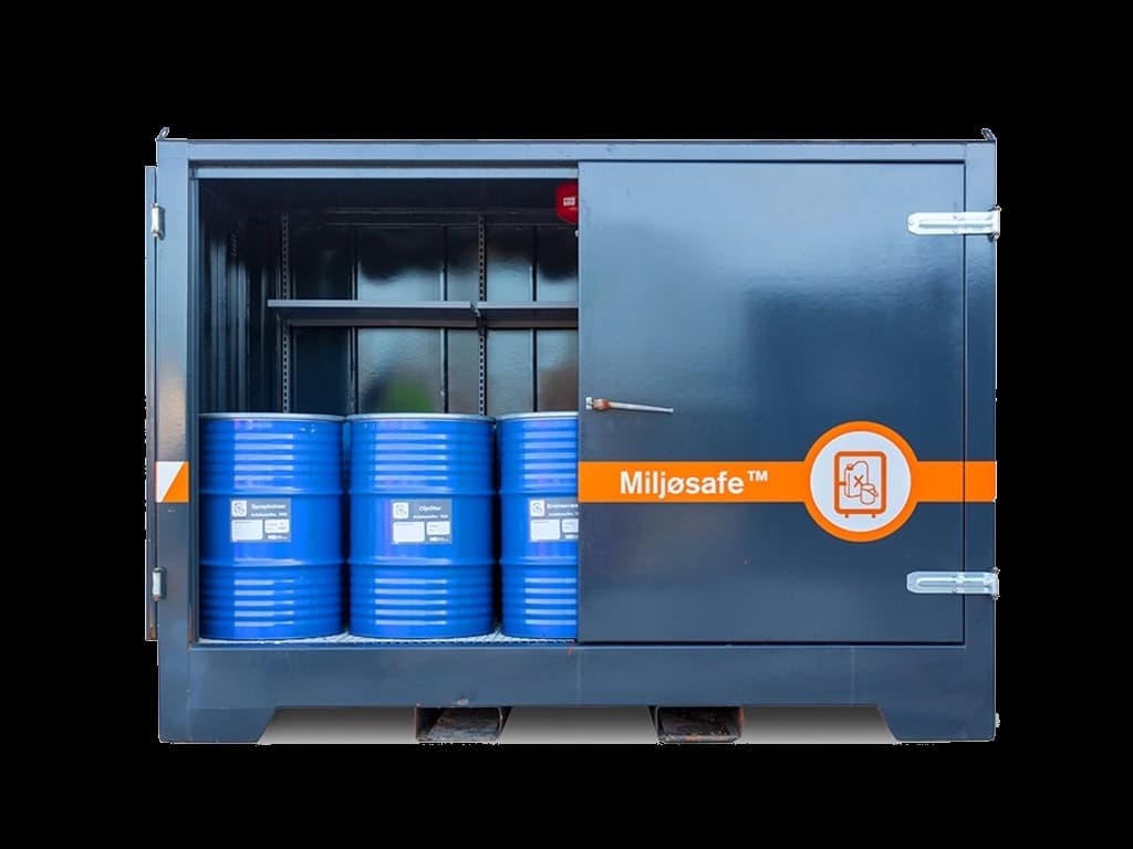 Miljøsafe: et skap med plass til tønner og annen emballasje med farlig avfall. Foto.