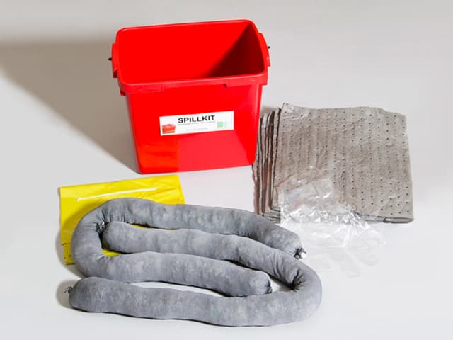 Spill-kit for farlig avfall. Foto.