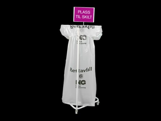 Stativ med avfallspose. Foto.