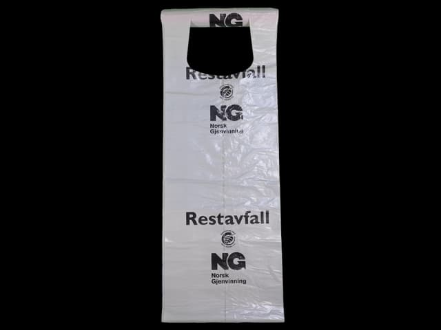 Plastpose på rull med trykk restavfall. Foto.