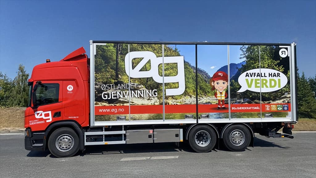 Lastebil fra Østlandet Gjenvinning. Foto.